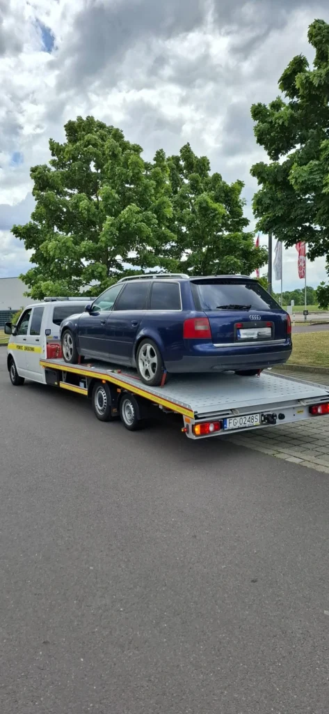 Laweta i specjaliści oferujący całodobową pomoc drogową Polska w nagłych sytuacjach na drodze.